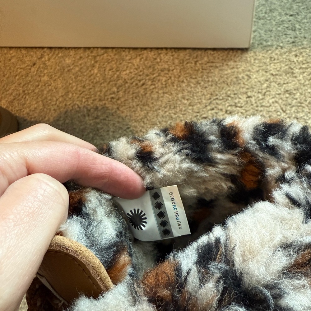 UGG Women's Winter Boots - Picture 3 of 4
